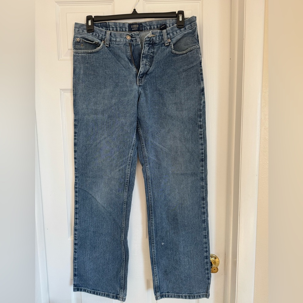 Izod Relaxed Fit Men's Jeans in Classic Blue